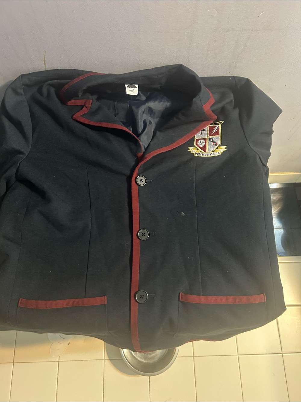 Umbrella academy cosplay jacket size large